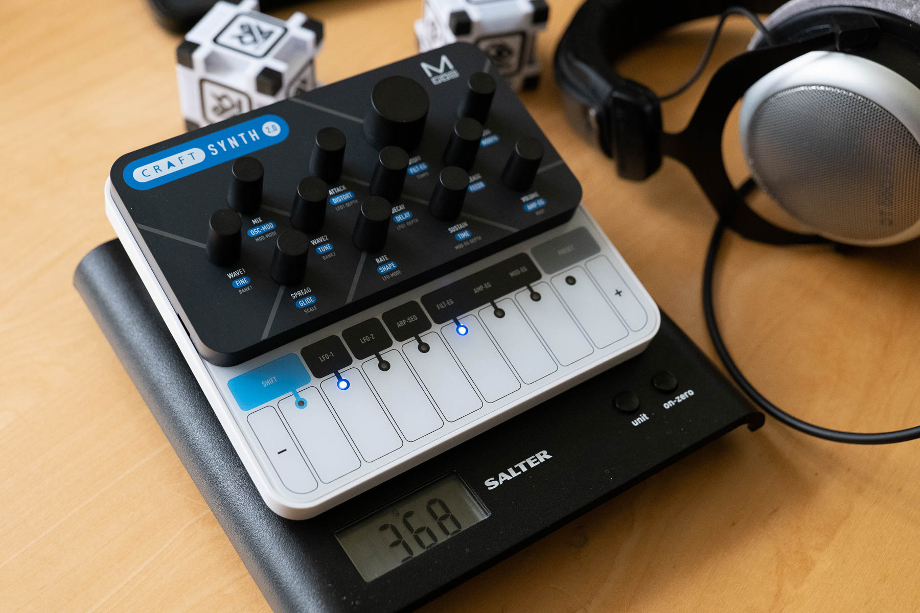 The Modal CRAFTsynth 2.0 weighs just 368g with fully charged batteries