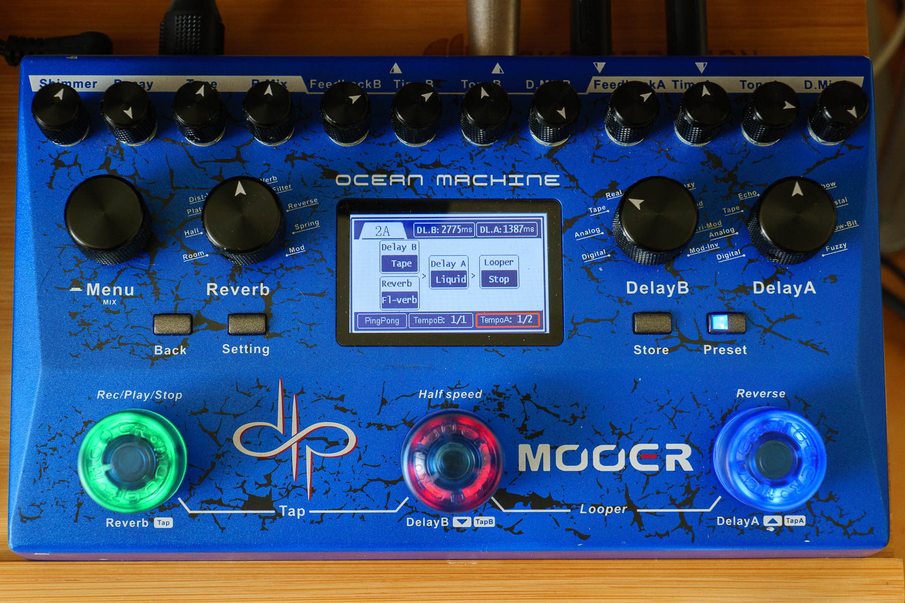 A typical effects chain on the Mooer Ocean Machine