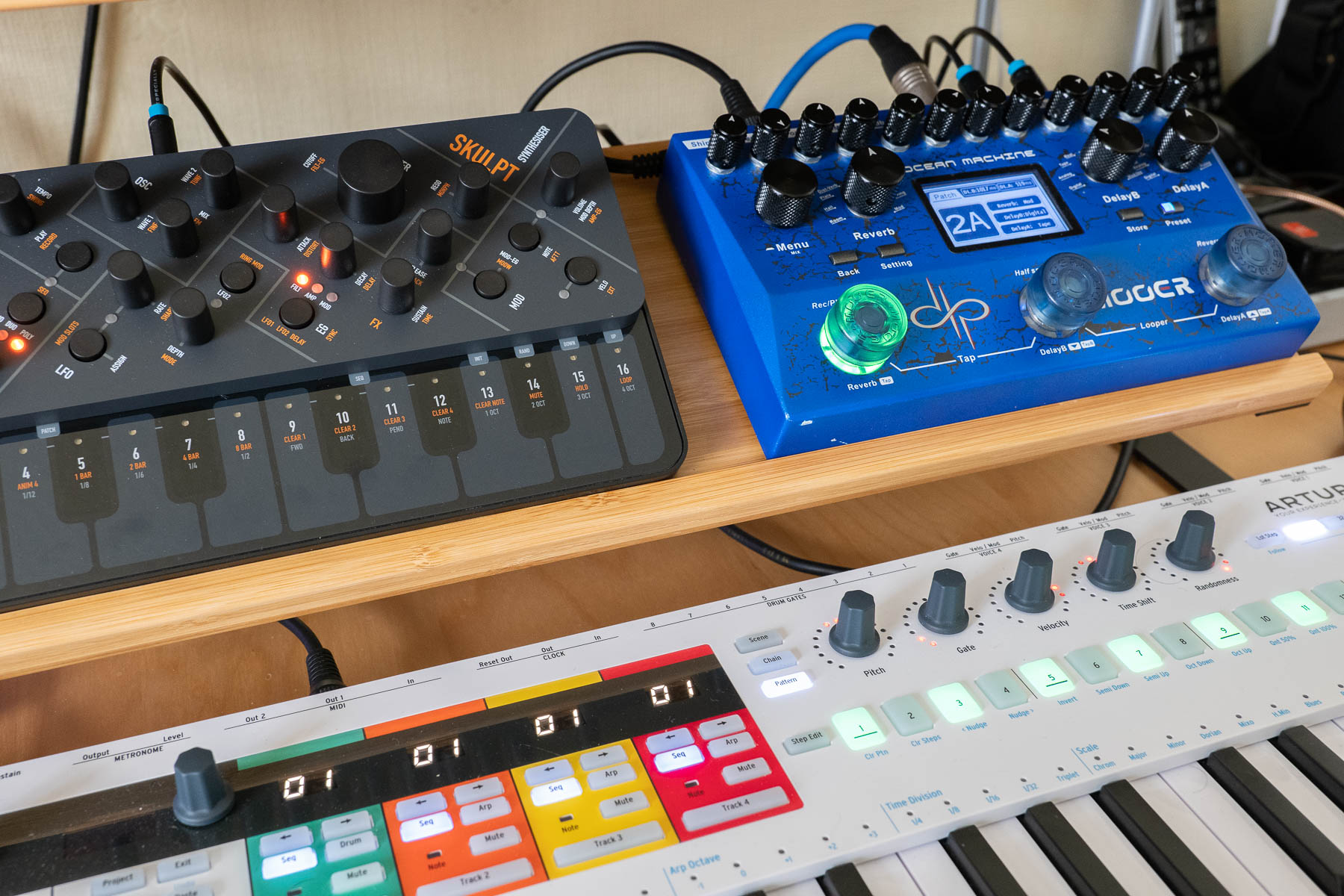 Mooer Ocean Machine with Modal Electronic Skulpt and Arturia KeyStep Pro